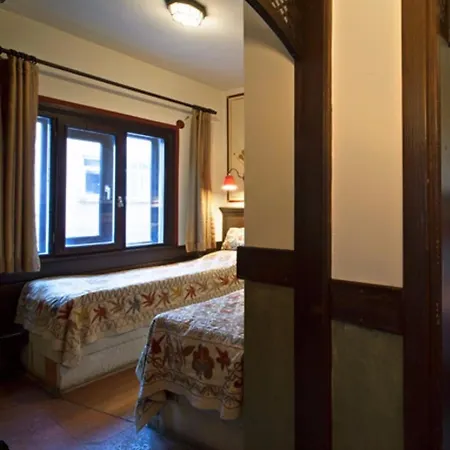 Hotel Empress Zoe-2